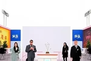 午夜直播断线事故封面：暗色直播间补光灯与桌面麦克风